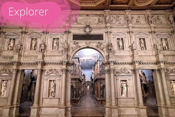 Il Teatro Olimpico di Vicenza: tra scenografie e illusioni.